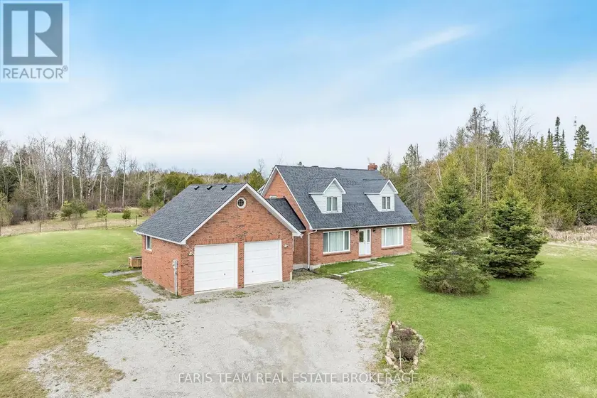 Detached at 2104 NEWTON STREET, Tay