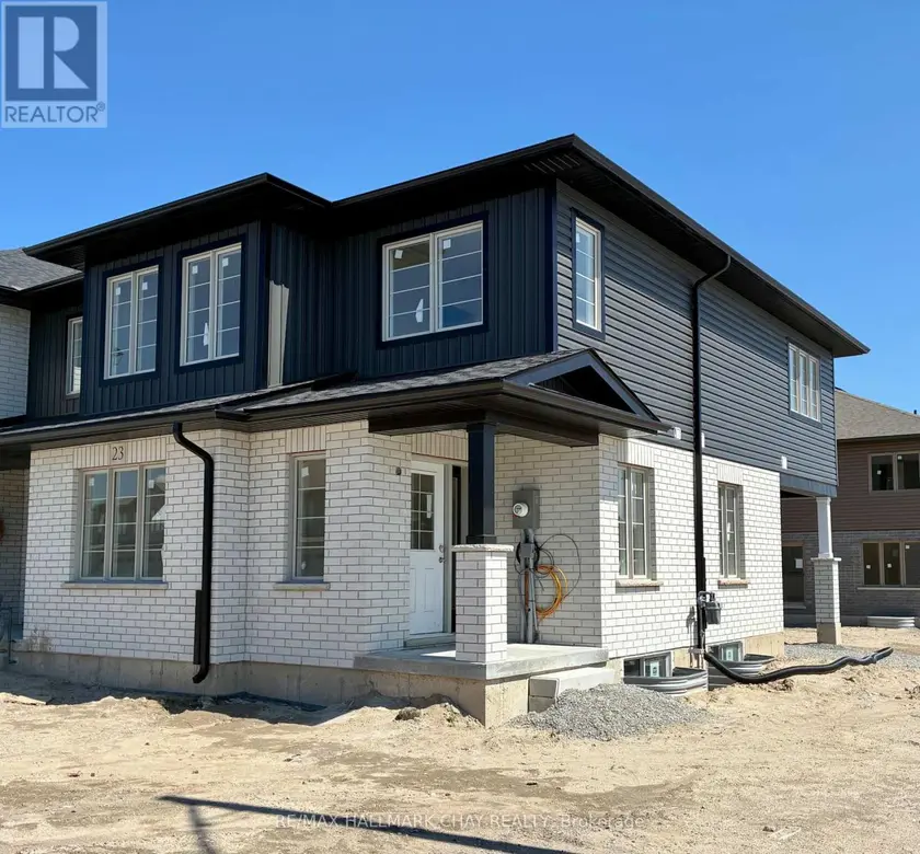 Townhouse at 23 STRATH CRESCENT, Springwater
