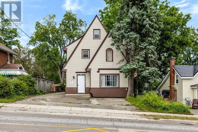 Detached at 102 WEST STREET N, Orillia