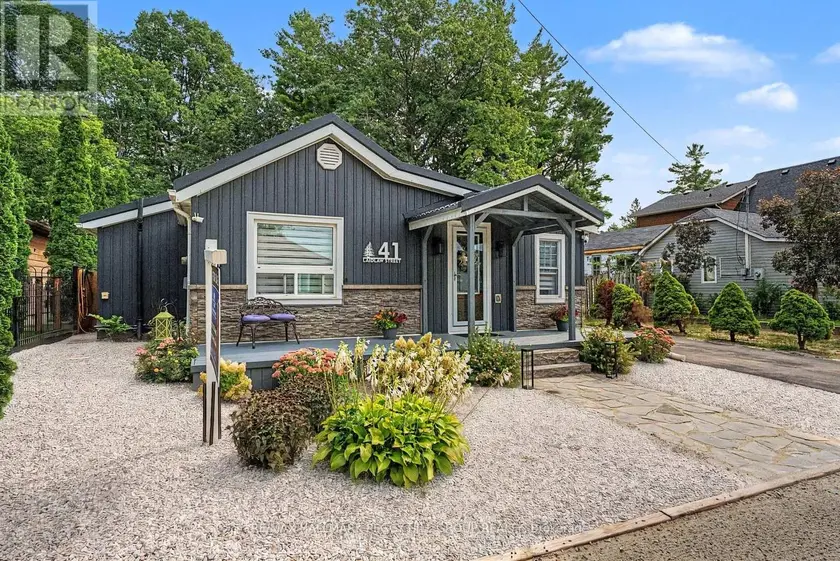 Detached at 41 LAIDLAW STREET, Wasaga Beach