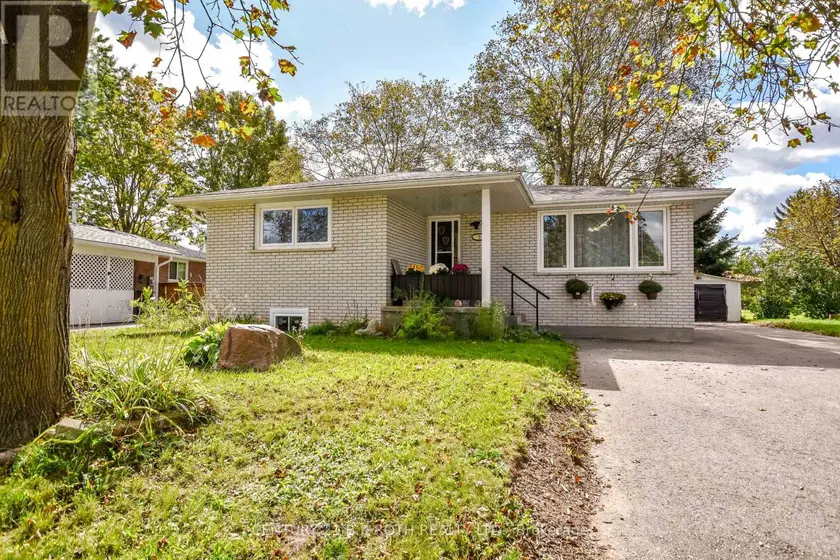 Detached at 5 EAST GATE, Barrie