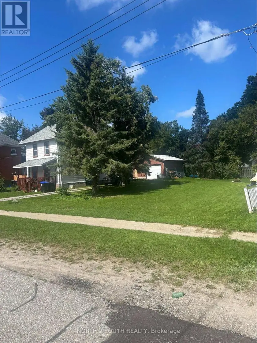 Detached at 242 BARNETT AVENUE, Midland