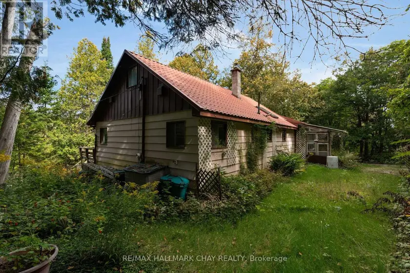 Detached at 8051 COUNTY ROAD 9, Clearview
