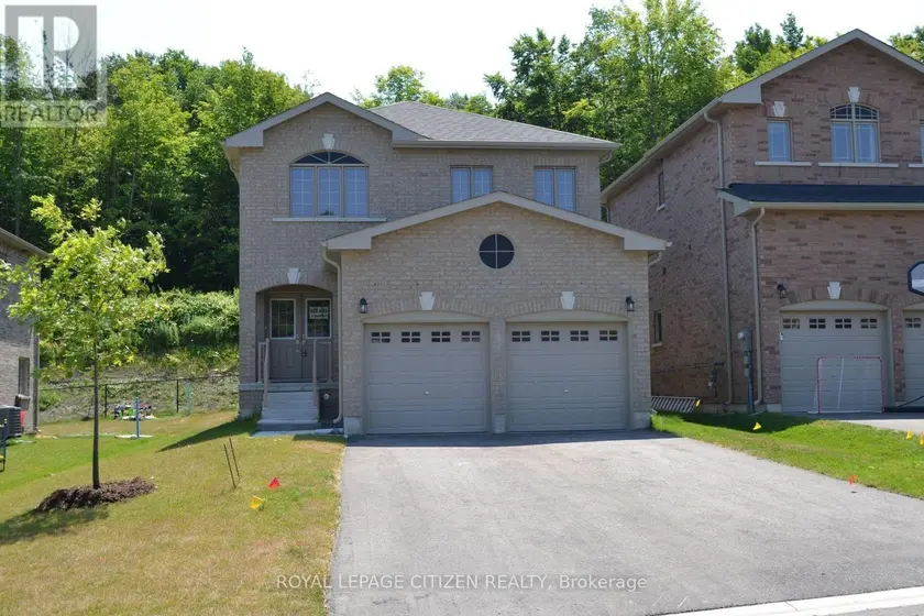 Detached at 13 REVOL ROAD, Penetanguishene