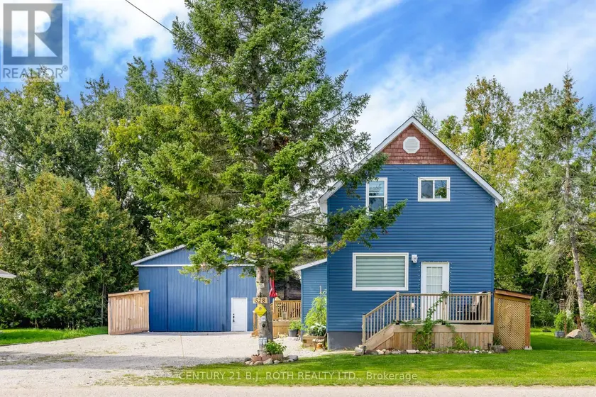 Detached at 528 FIRST AVENUE, Tay