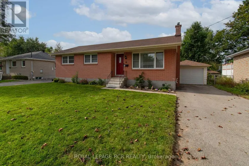 Detached at 18 OAK STREET, Barrie
