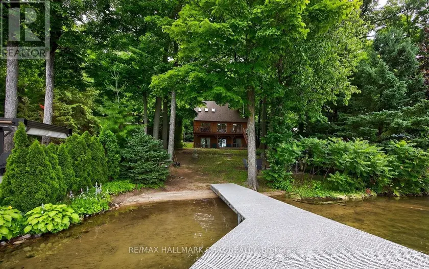 Detached at 176 FARLAIN LAKE ROAD E, Tiny