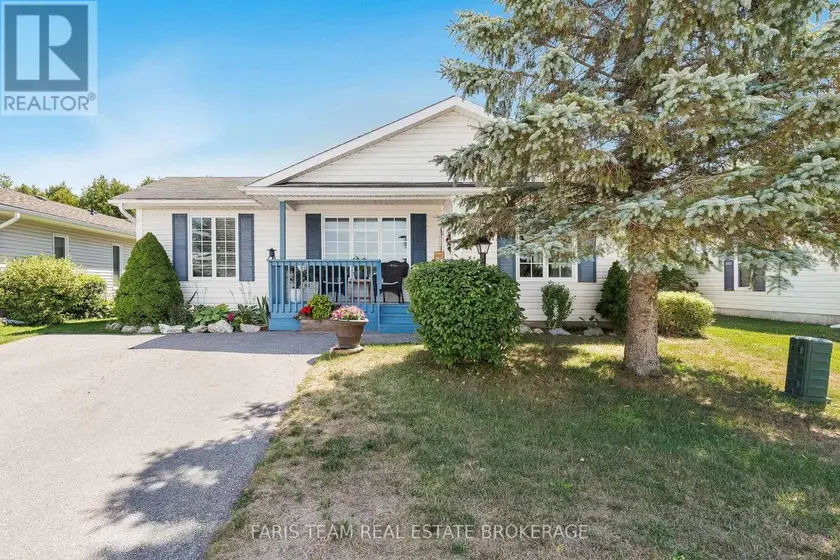 Detached at 61 PENNSYLVANIA AVENUE, Wasaga Beach