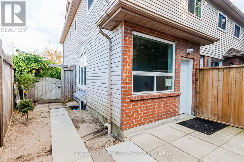 Semi-Detached/Link at LOWER - 218 FERNDALE DRIVE S, Barrie