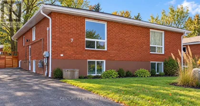 Semi-Detached/Link at 7 BOURGEOIS BEACH ROAD, Tay