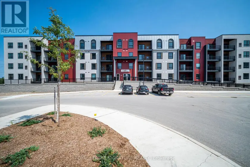 Apartment at 103 - 1 CHEF LANE, Barrie