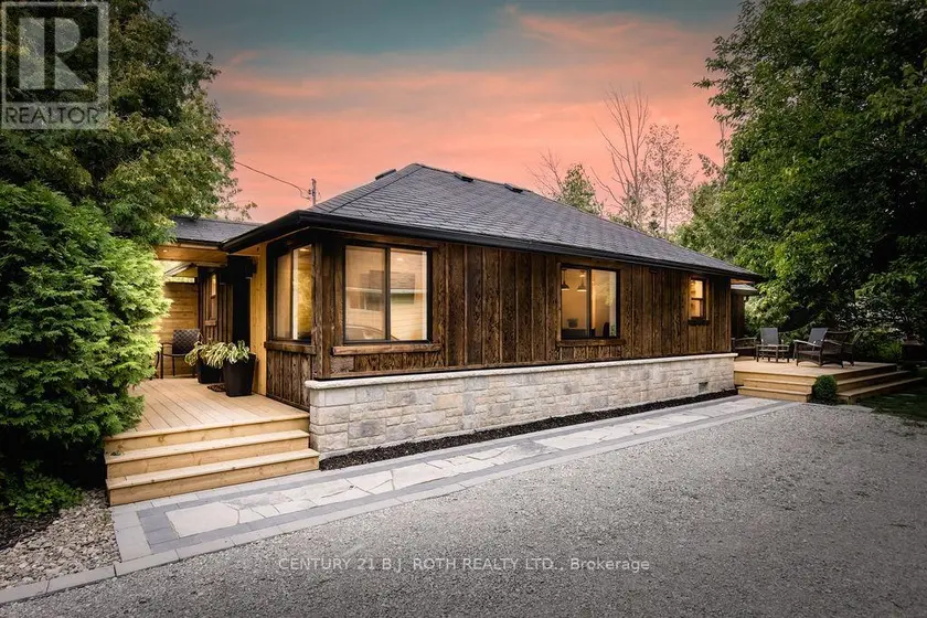 Detached at 12 DOMAR ROAD, Tiny