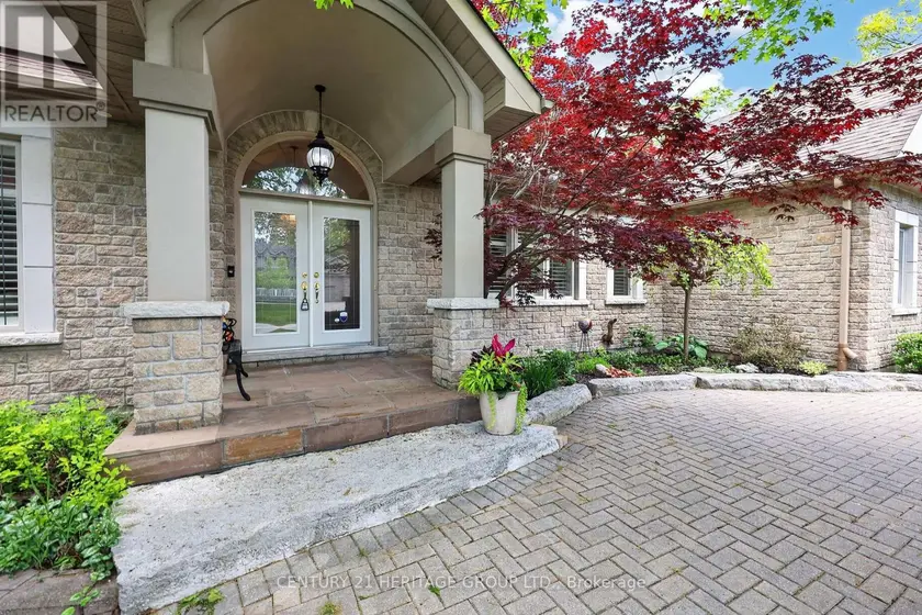 Detached at 22 LLOYD COOK DRIVE E, Springwater