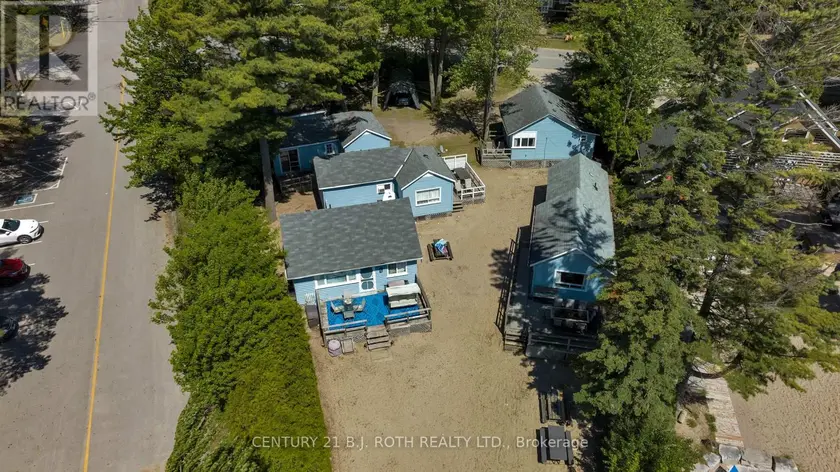 Multiplex at 2026 TINY BEACHES ROAD S, Tiny