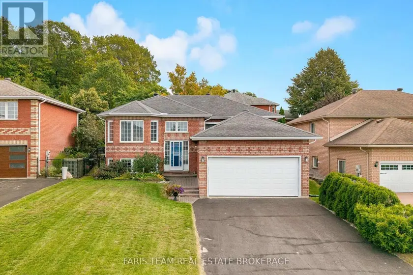Detached at 4 CHARLES STREET, Penetanguishene