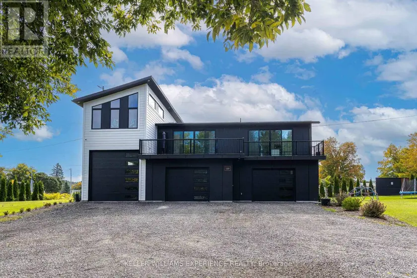 Detached at 1055 HENRY STREET, Tay