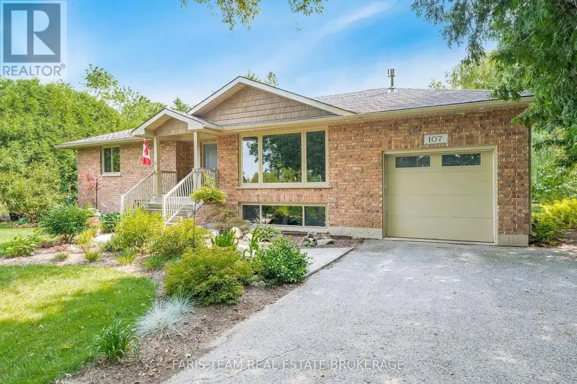 Detached at 107 GEORGE STREET, Clearview