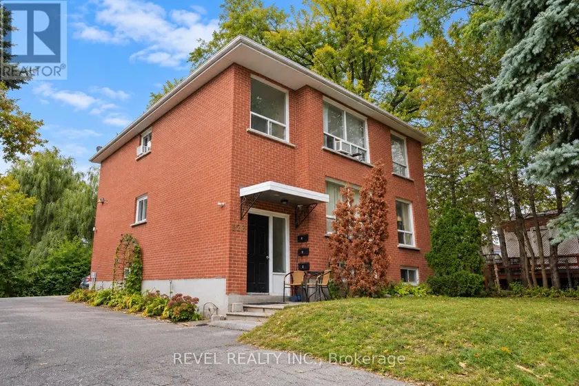 Multiplex at 138 INNISFIL STREET, Barrie