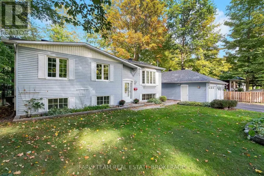 Detached at 8 PINECONE AVENUE, Tiny