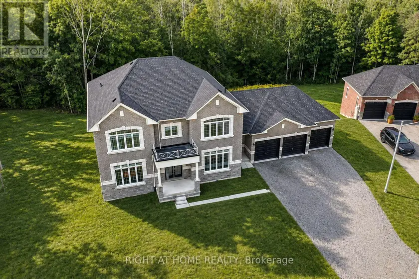 Detached at 8 FOREST HEIGHTS COURT, Oro-Medonte