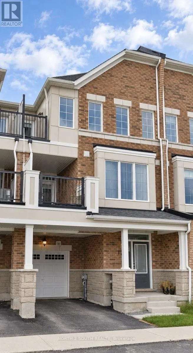 Townhouse at 126 ENNERDALE STREET, Barrie