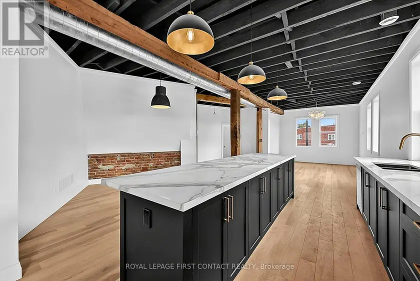 Apartment at PENTHOUSE - 87 MAIN STREET, Penetanguishene