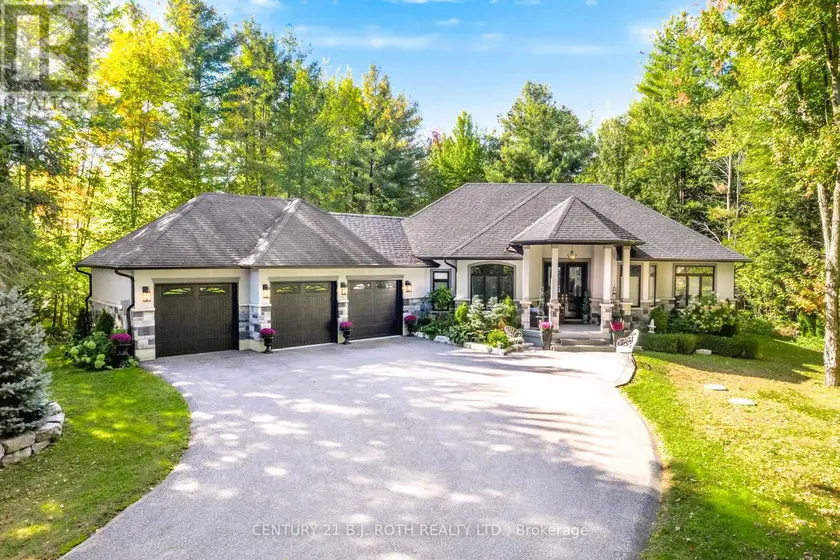 Detached at 2 SYCAMORE CIRCLE, Springwater