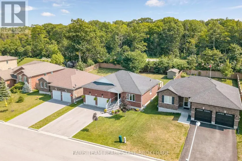 Detached at 17 HUNTER AVENUE, Tay