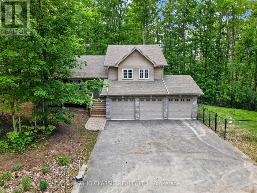 Detached at 16 ONEIDA AVENUE, Oro-Medonte