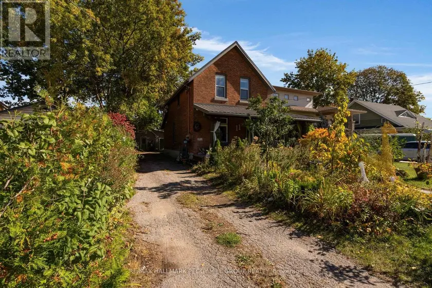 Detached at 11 FRANCES STREET N, Barrie