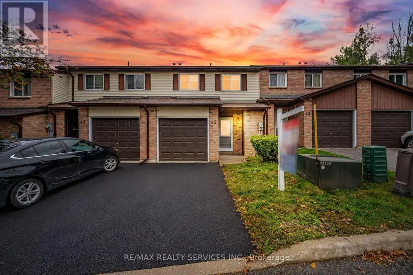 Townhouse at 42 - 52 ADELAIDE STREET, Barrie