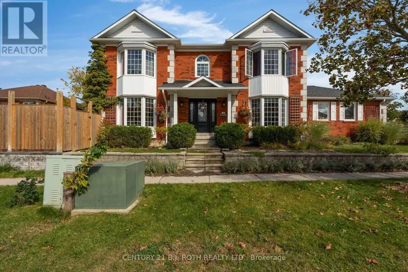 Detached at 2 BRUSHWOOD CRESCENT, Barrie