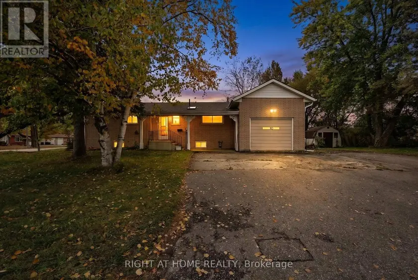 Detached at 1080 COUNTY ROAD 42, Clearview