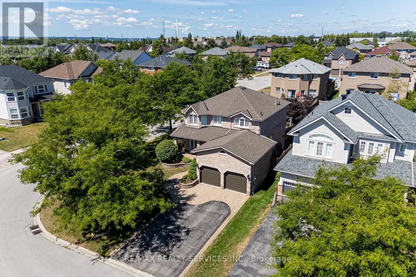 Detached at 22 SOVEREIGN'S GATE, Barrie