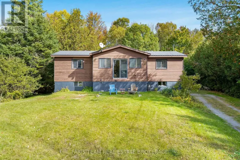 Detached at 7 COUCHICHING CRESCENT, Tiny