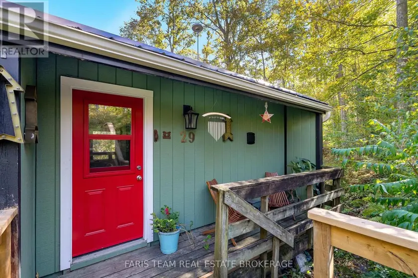 Detached at 29 ONEIDA AVENUE, Oro-Medonte