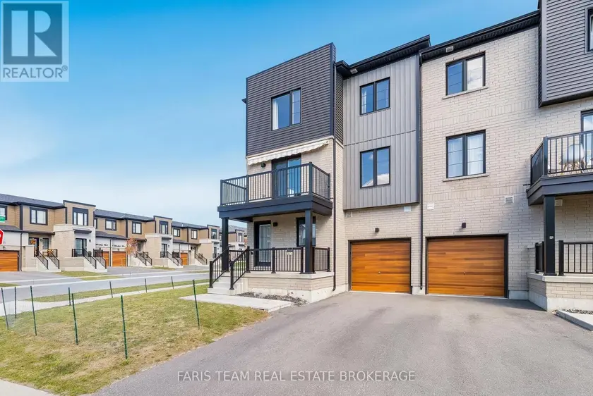 Townhouse at 38 SILO MEWS, Barrie