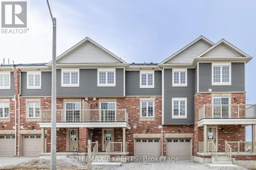 Townhouse at 13 SILO MEWS, Barrie