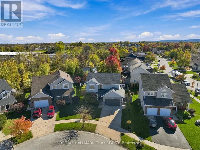 Detached at 19 RIVER RUN, Collingwood