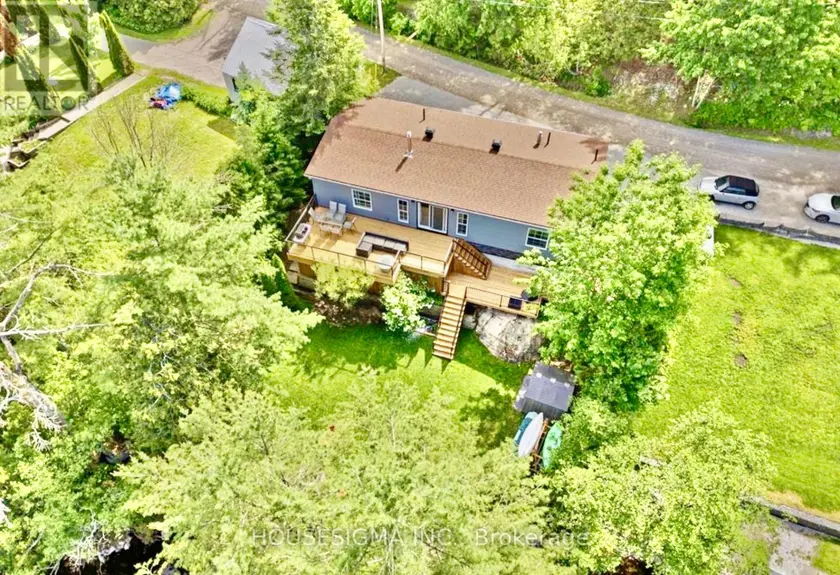 Detached at 8168 LAIDLAW AVENUE, Ramara