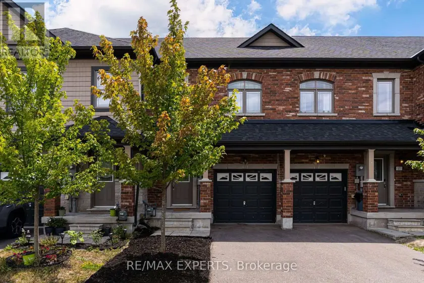 Townhouse at 19 CYGNUS CRESCENT, Barrie
