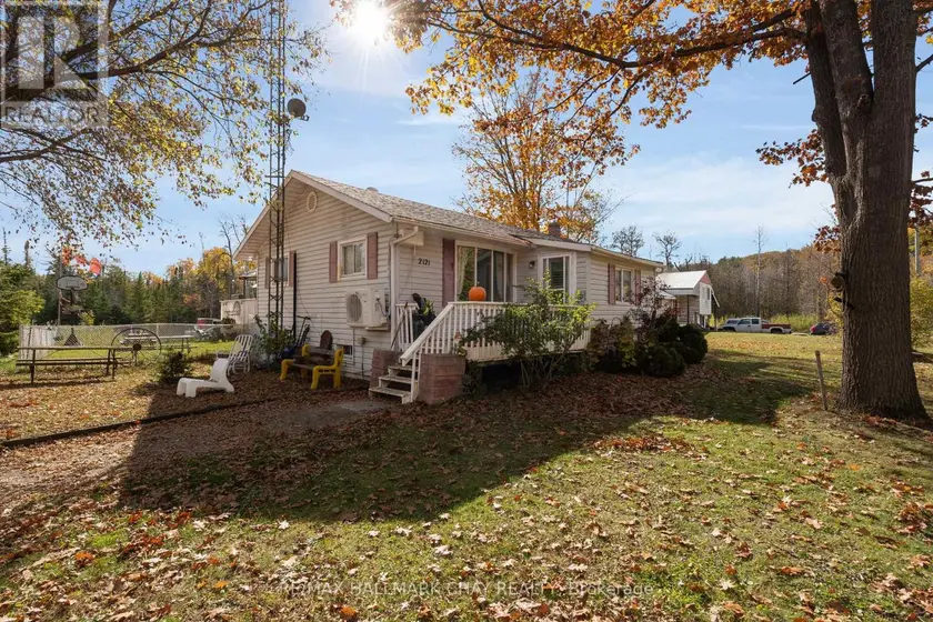 Detached at 2121 KLONDIKE PARK ROAD, Wasaga Beach