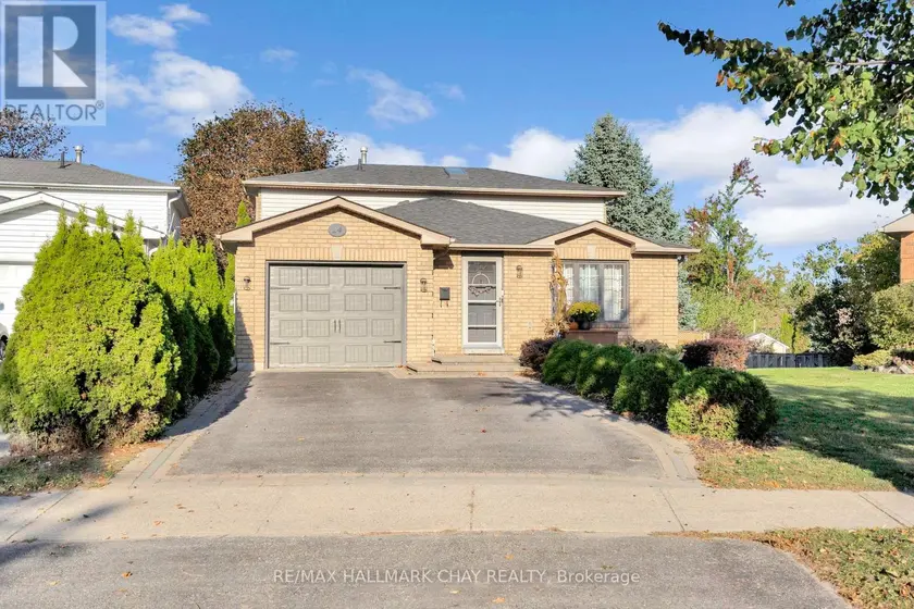 Detached at 24 RUNDLE CRESCENT, Barrie