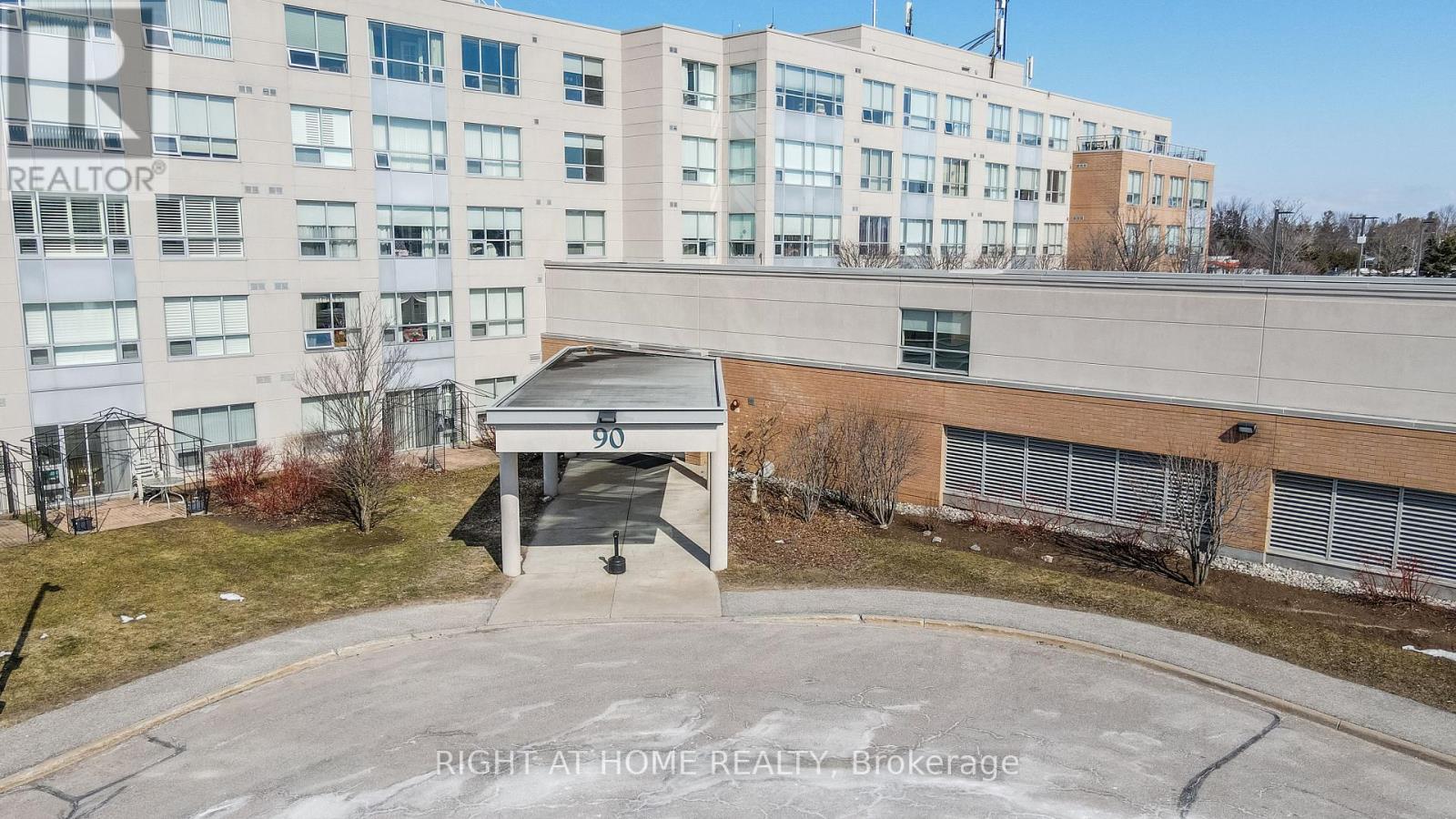 Apartment at 417 - 90 DEAN AVENUE, Barrie (Painswick South)