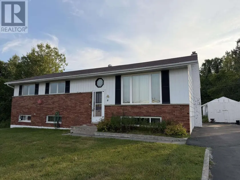 Detached at 4 East Grove CRES, Terrace Bay