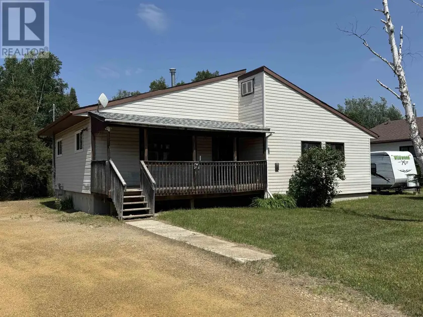 Detached at 14 Superior AVE, Ignace