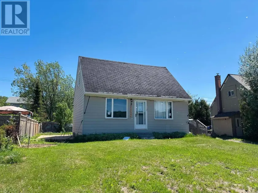 Detached at 16 Wenonah DR, Manitouwadge
