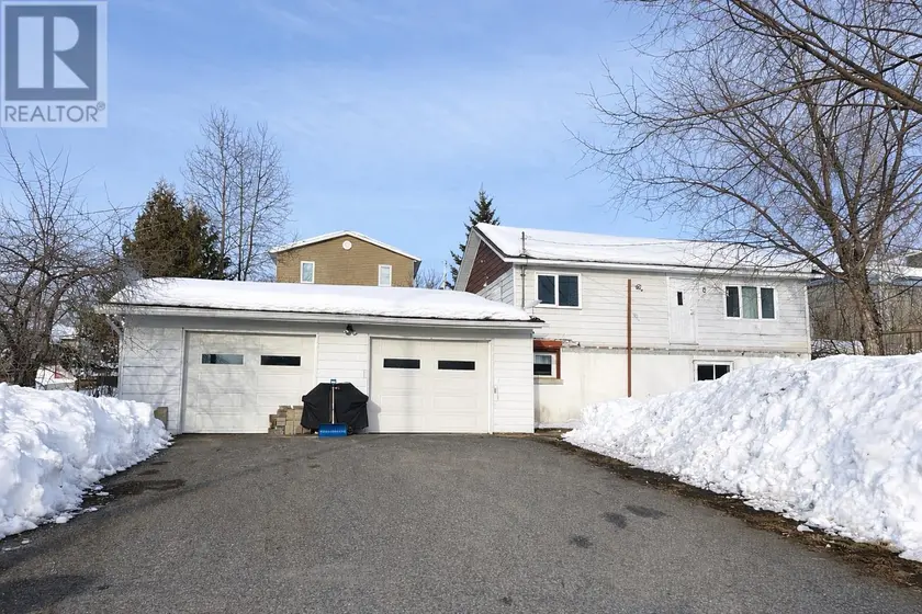 Detached at 6 Pine CRES, Red Lake