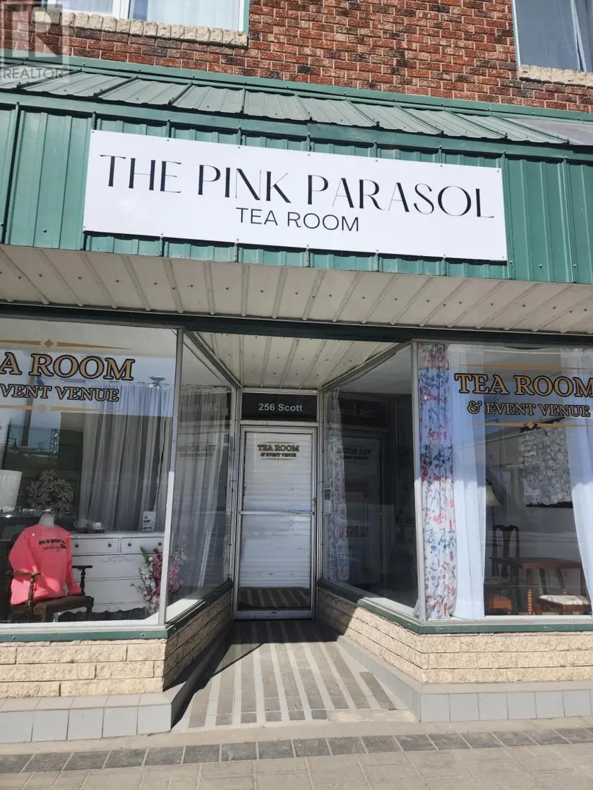 Multiplex at 256-258 Scott ST, Fort Frances