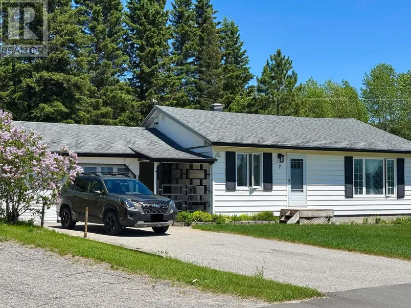 Detached at 7 Swallow DR, Manitouwadge